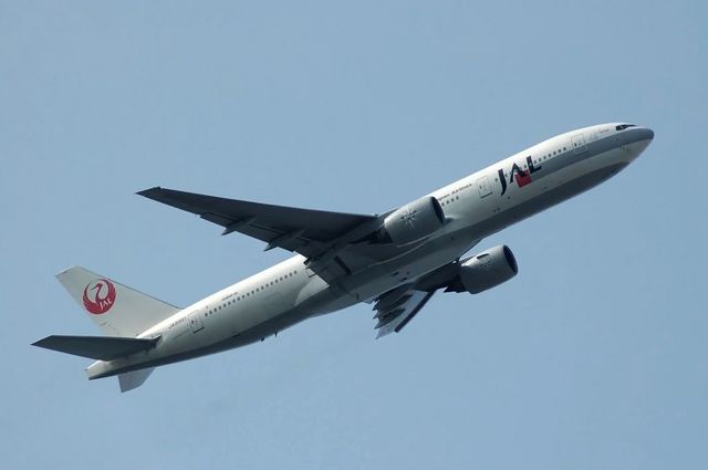 JAL Boeing777-246