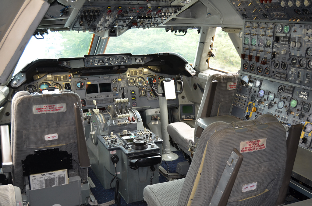 Boeing747のコックピットへ – Airmanの飛行機写真館