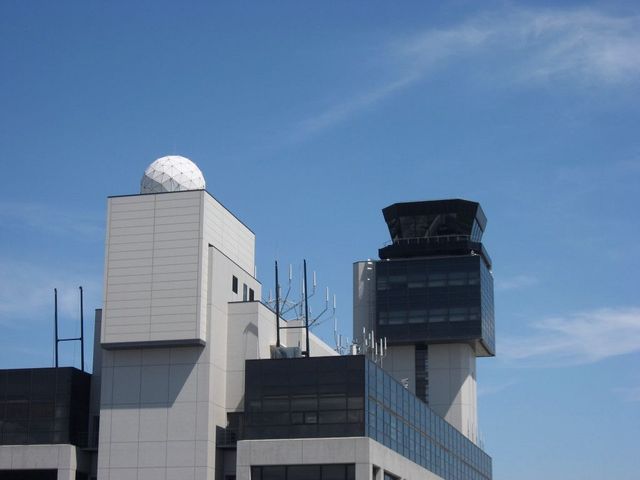 伊丹空港管制塔