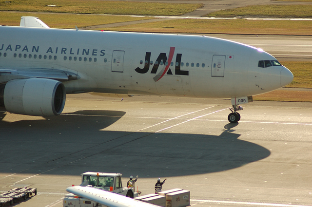 旅立ち　JAL　Boeing777-200