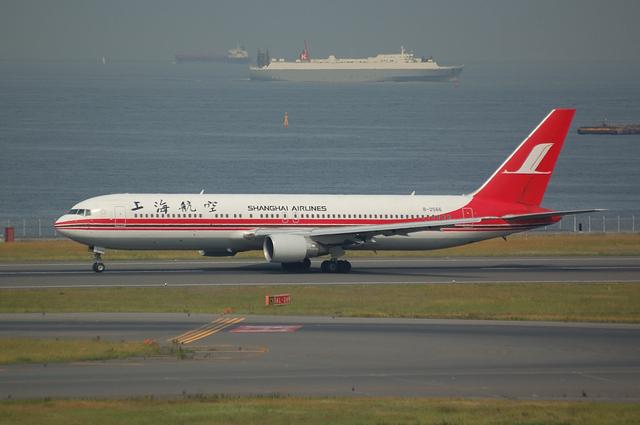 上海航空Boeing767-300離陸