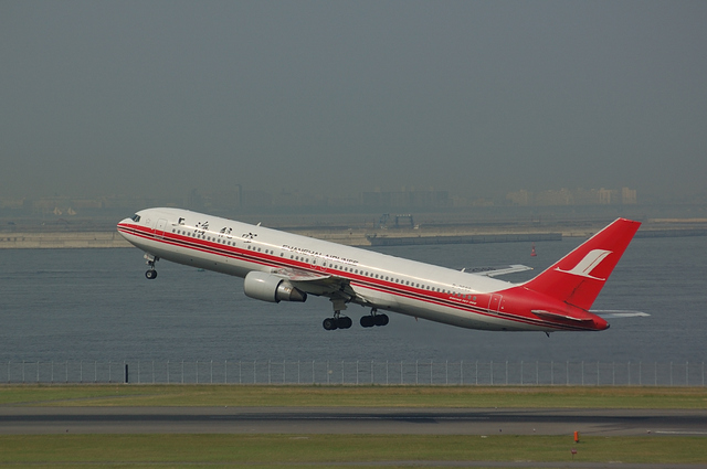 上海航空Boeing767-300TakeOff
