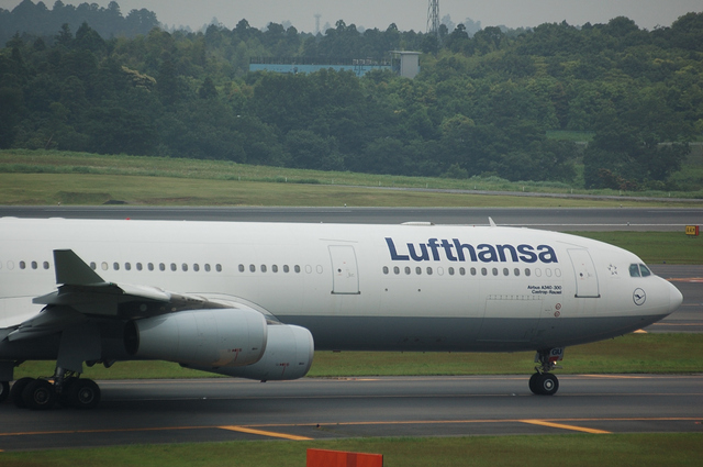 Lufthansa Airbus A340-313X 　２