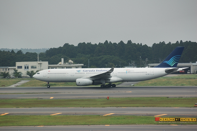 ガルーダインドネシア航空　A330-300　４