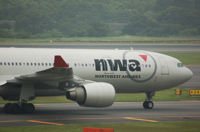 ノースウェスト航空　Airbus A330-200(N852NW)