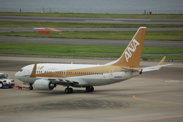 Air Nippon Boeing730-700
