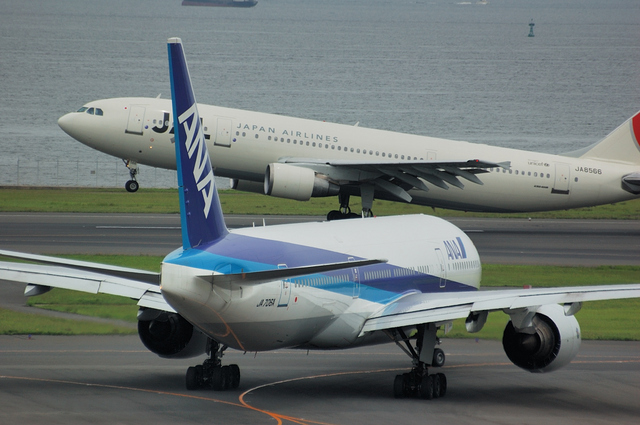 Airbus A300とBoeing777-200