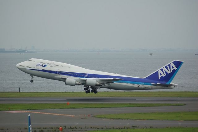 Boeing747-400D(JA8960) V2