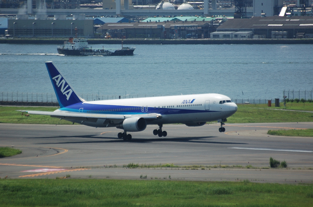 ANA Boeing767着陸