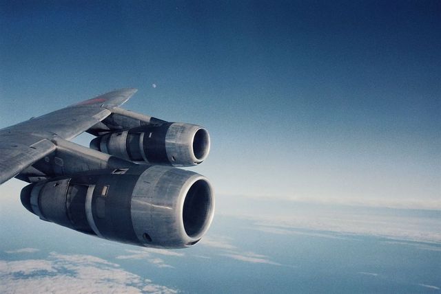 DC-8の翼とエンジン