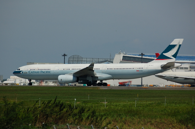 CATHAY PACIFIC Airbus A330-300