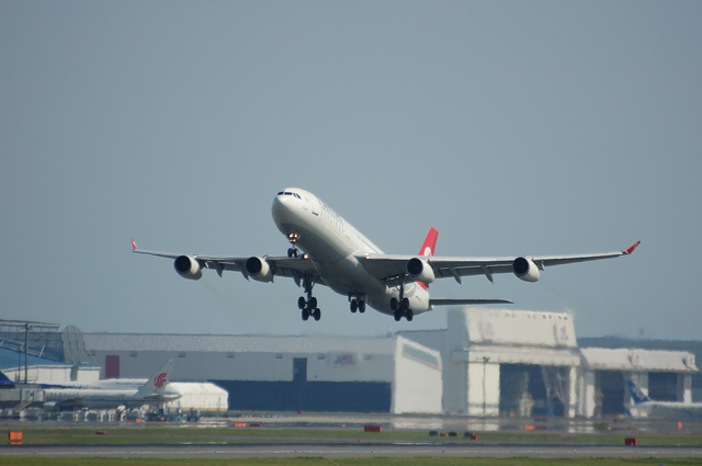 トルコ航空　Airbus A340-300　上昇開始