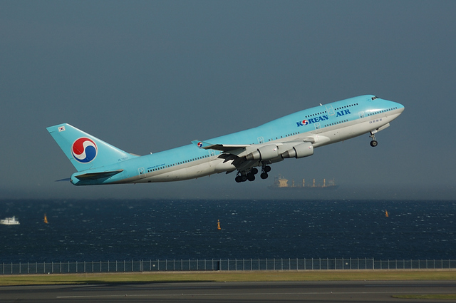 KOREAN AIR Boeing747-400(HL7607) 2