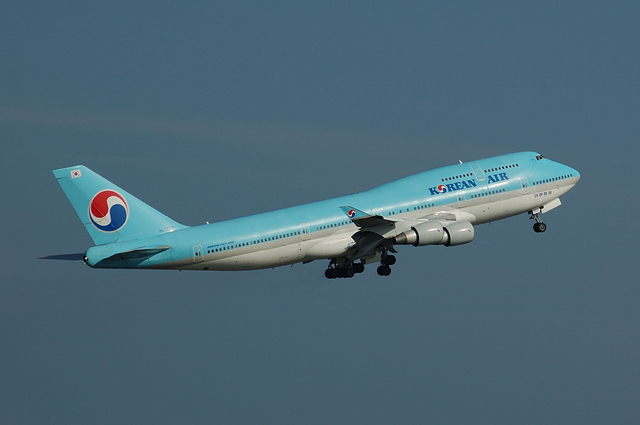 KOREAN AIR Boeing747-400(HL7607) 3