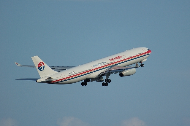 中国東方航空のAirbus A330-300　4