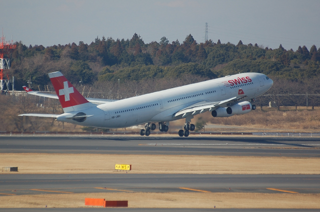 Swiss International Airlines Airbus A340-300　5