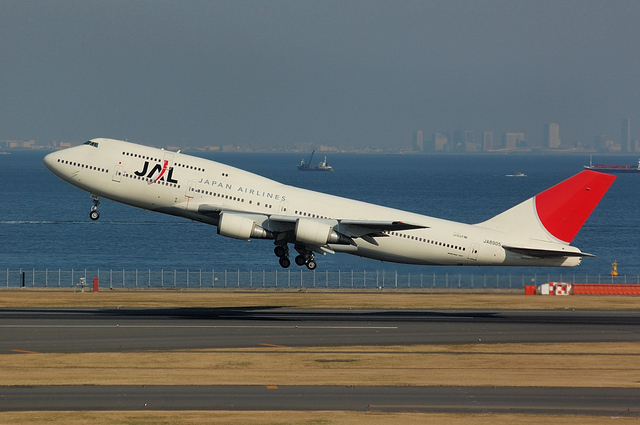 JAL Boeing747-400D(JA8905) 2