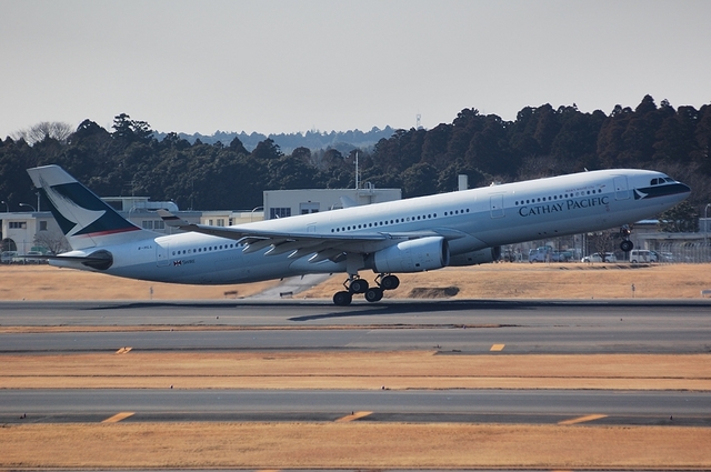 Cathay Pacific Airways Airbus A330-300 1