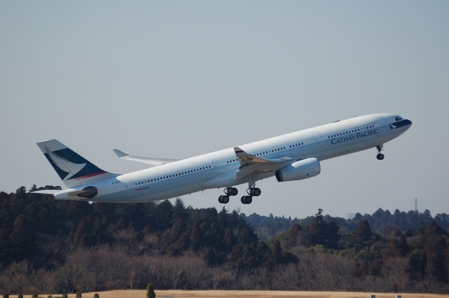 Cathay Pacific Airways Airbus A330-300 2