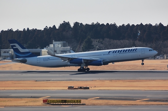 Finnair Airbus A340-300　Take Off