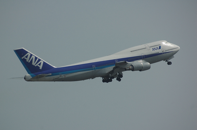 ANA Boeing747-400 Take Off