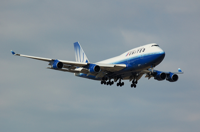 UNITED AIRLINES Boeing747-400 2