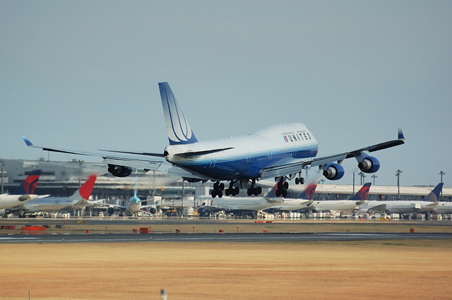 UNITED AIRLINES Boeing747-400 5