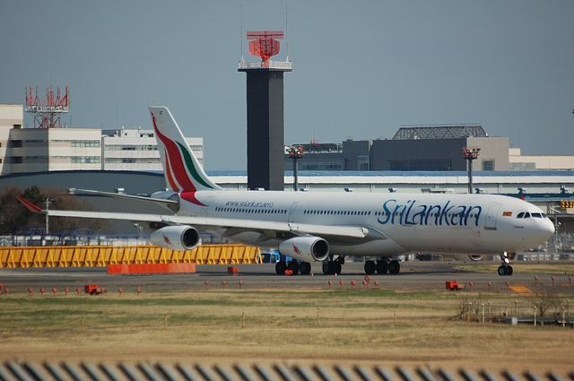 スリランカ航空のAirbus A340-300 1