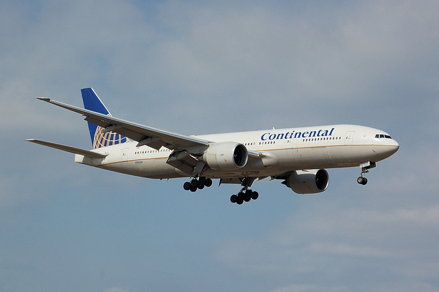 Continental Airlines Boeing777-200ER 2