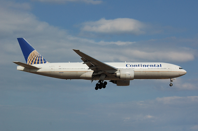 Continental Airlines Boeing777-200ER 3