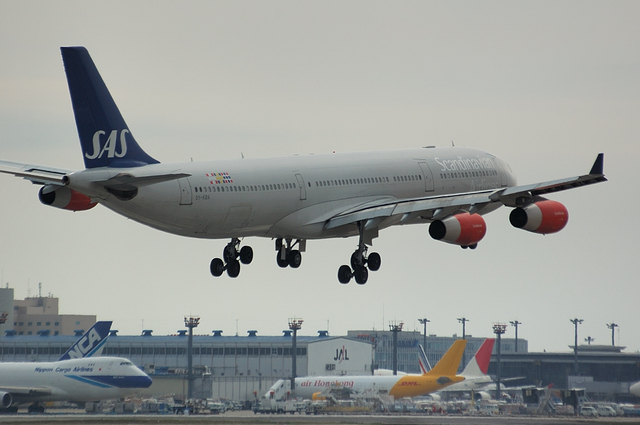SASのAirbus A340　Landing