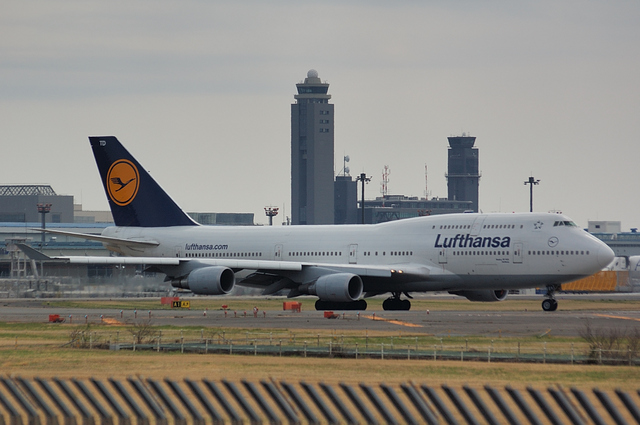 Lufthansa Boeing747-400 3