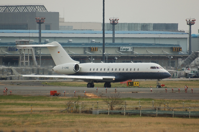 Bombardier BD-700-1A10 Global Express  1