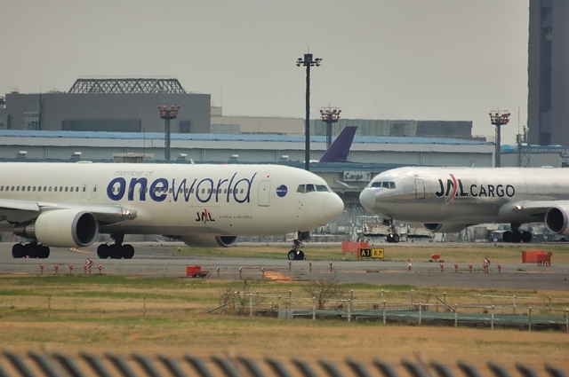 JAL Boeing767 One World and CARGO