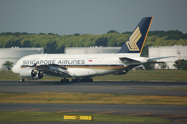 SQ A380 Landing 4
