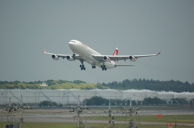 SWISS Airbus A340-300 4
