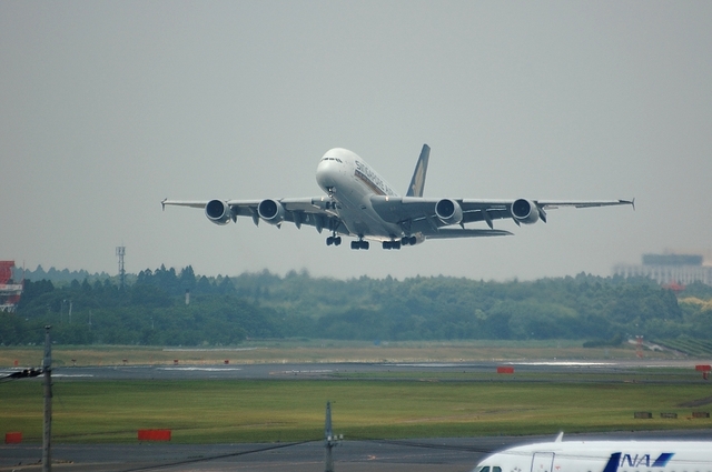 SQ A380 Take Off 1