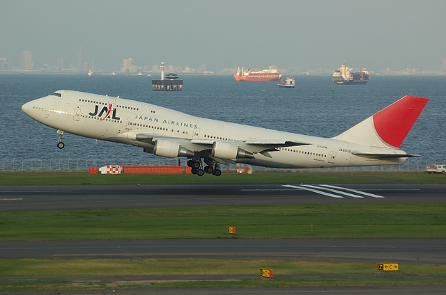 JAL B744 1