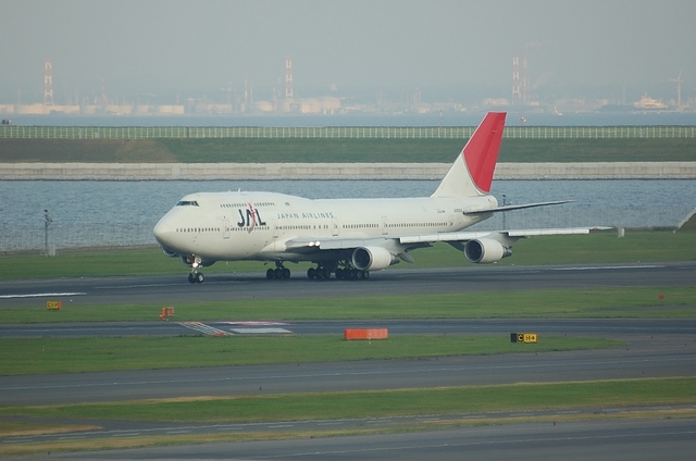 JAL B747-400D 1