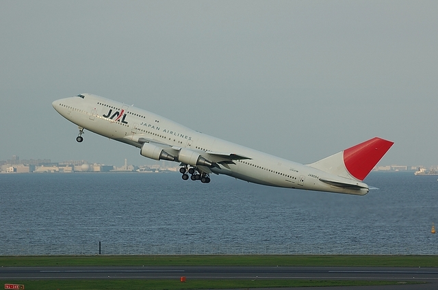 JAL B747-400D 3