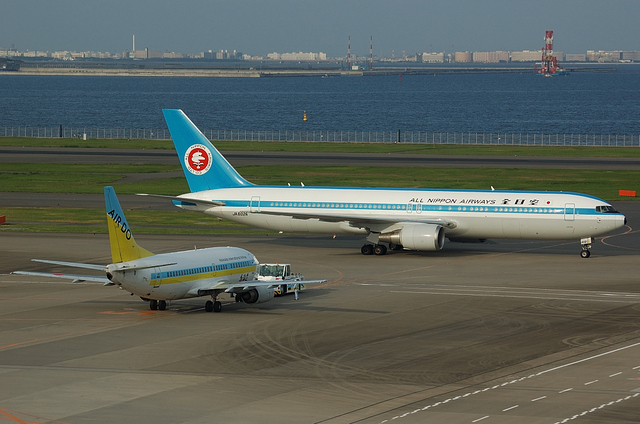 767と737