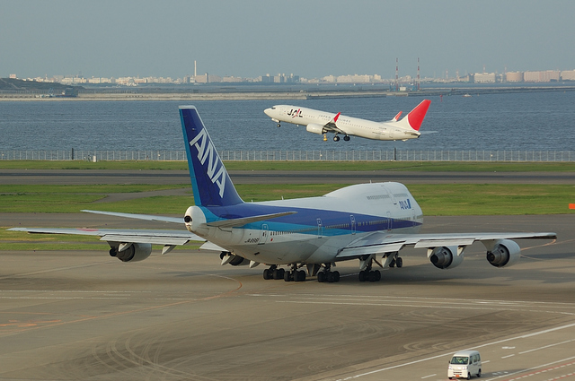 747と737