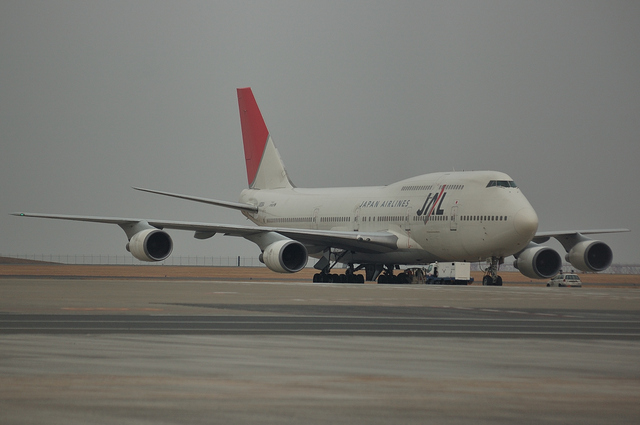 JAL B747-400D 3