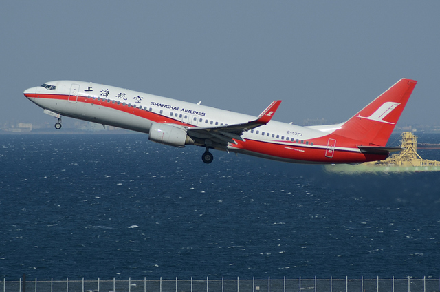 上海航空　B737-800 2