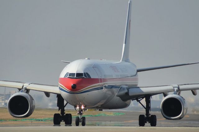 中国東方航空　A330 3