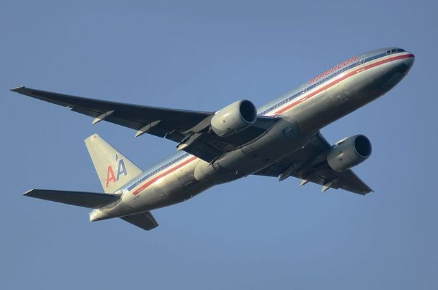 AA B777 3