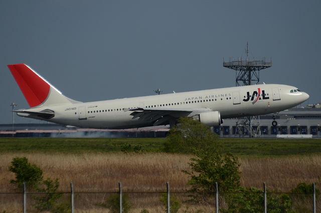 JAL A300 4