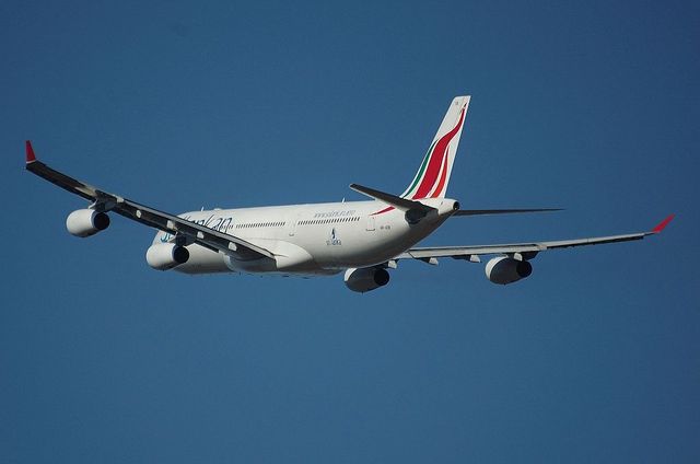 スリランカ航空　A340 6
