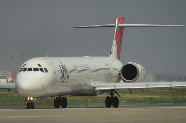 JAL MD-90 1