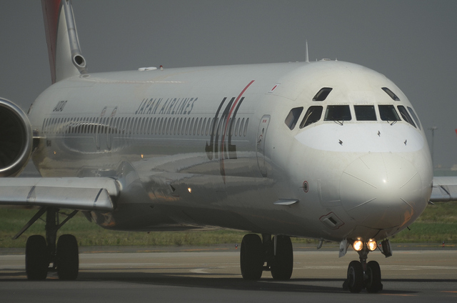 JAL MD-90 3